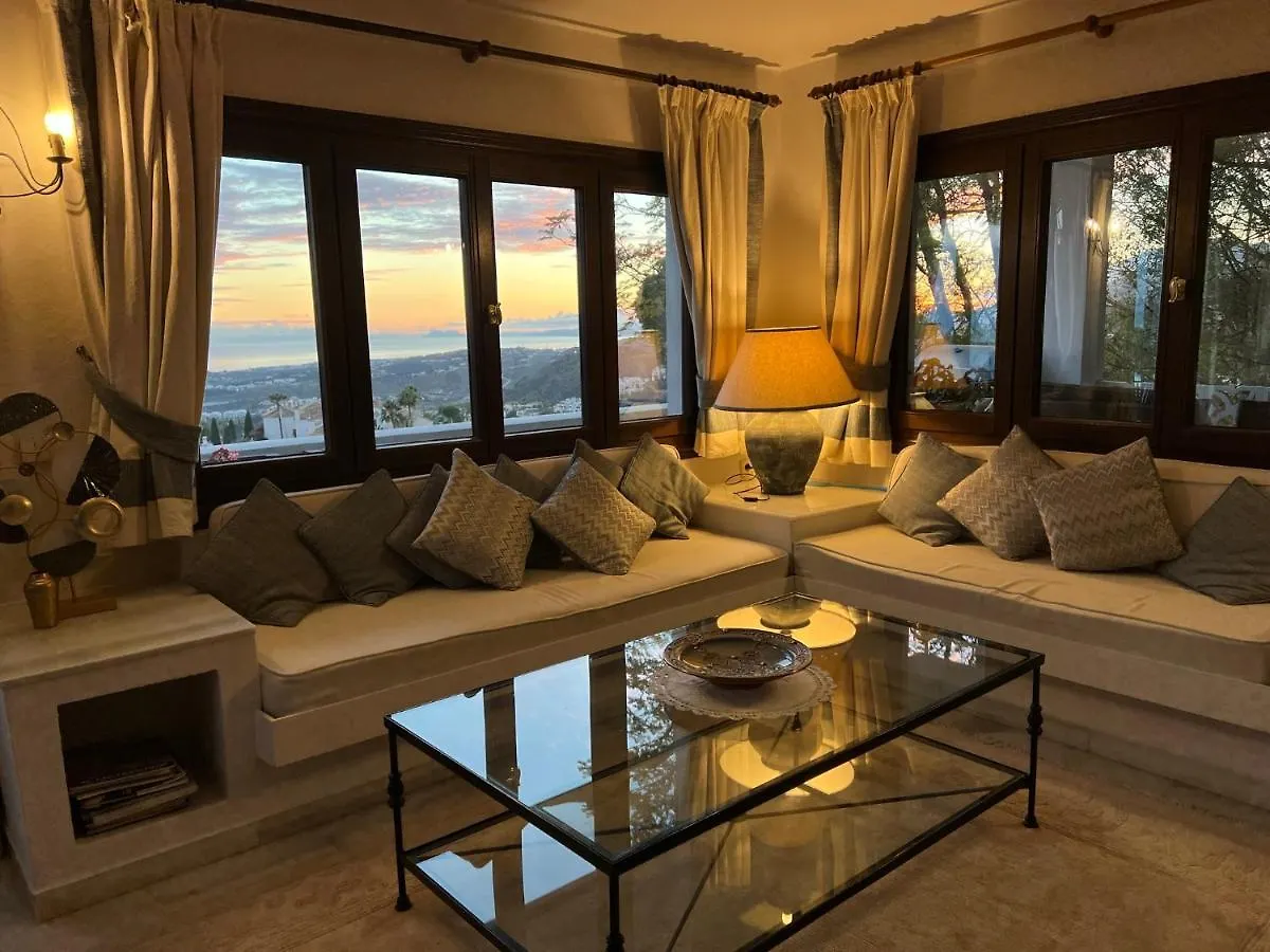 La Higuera Villa Benahavis 0*,