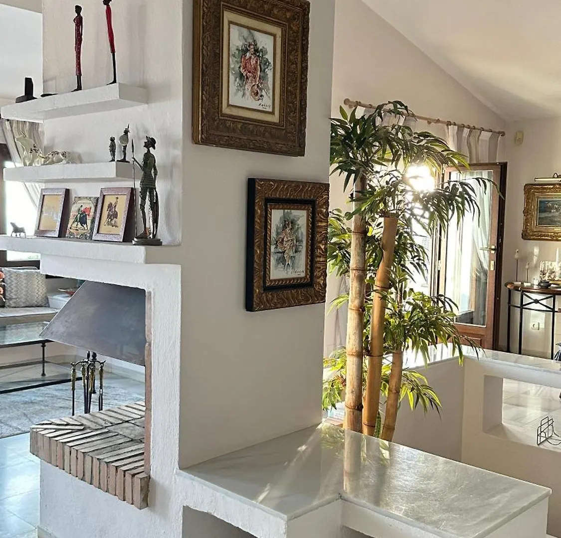 La Higuera Villa Benahavis 0*,